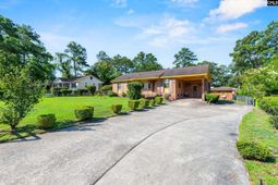 135 Newcastle Drive photo 4