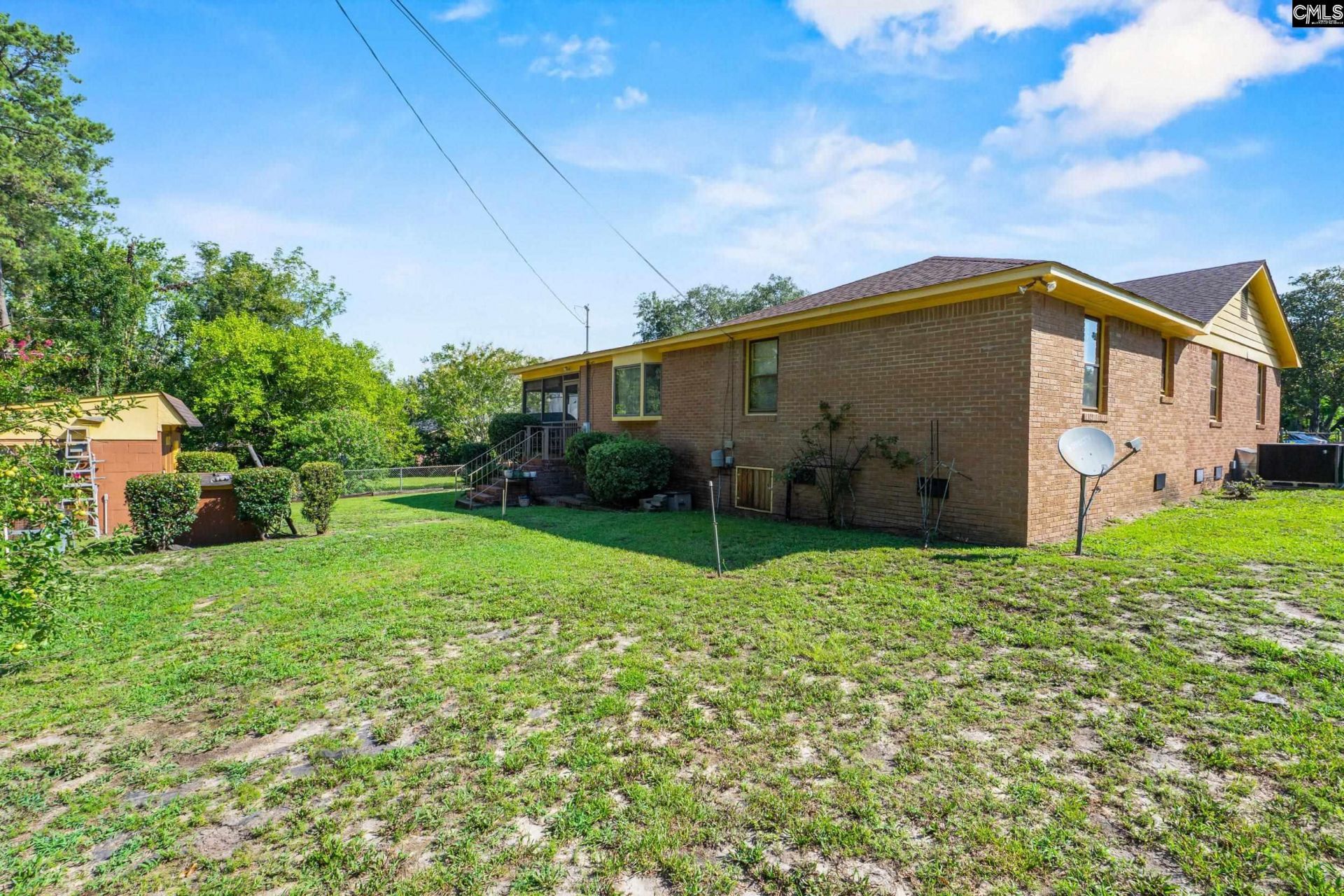 135 Newcastle Drive Photo 32