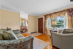 135 Newcastle Drive photo 4
