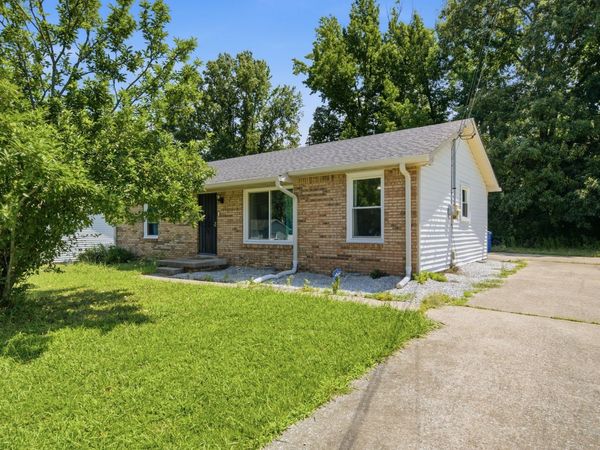 535 Donna Dr , Clarksville, TN 37042