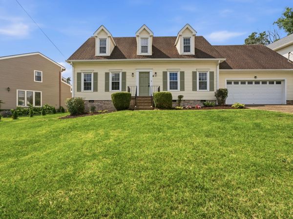 2601 Somerset Dr, Nashville, TN 37217