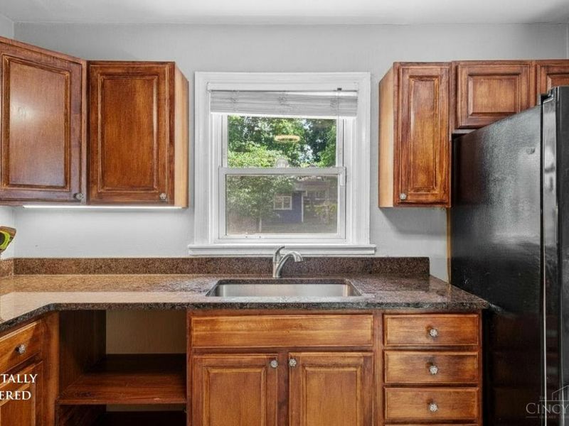 345 Durrell Avenue, Wyoming, OH 45215 Photo 13