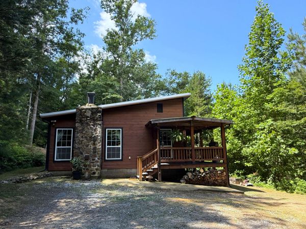 438 Country Square Road, Newport, TN 37821
