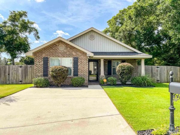 263 Cottage View Dr, Pensacola, FL 32507