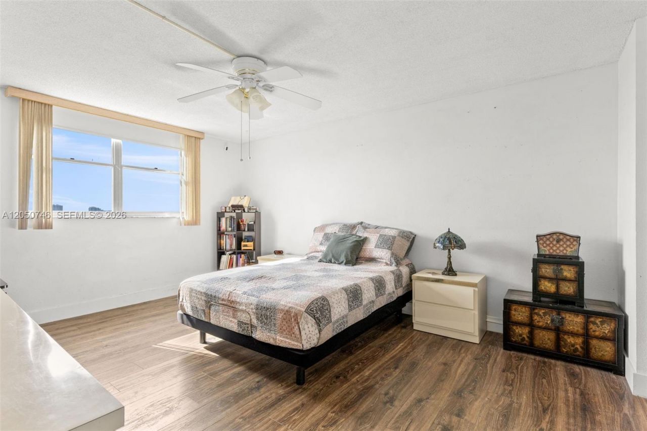 6900 Bay Dr , Unit 5C, Miami Beach, FL 33141 Photo