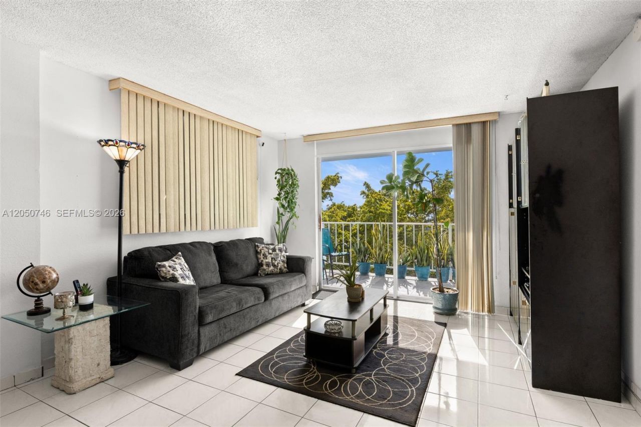 6900 Bay Dr , Unit 5C, Miami Beach, FL 33141 Photo