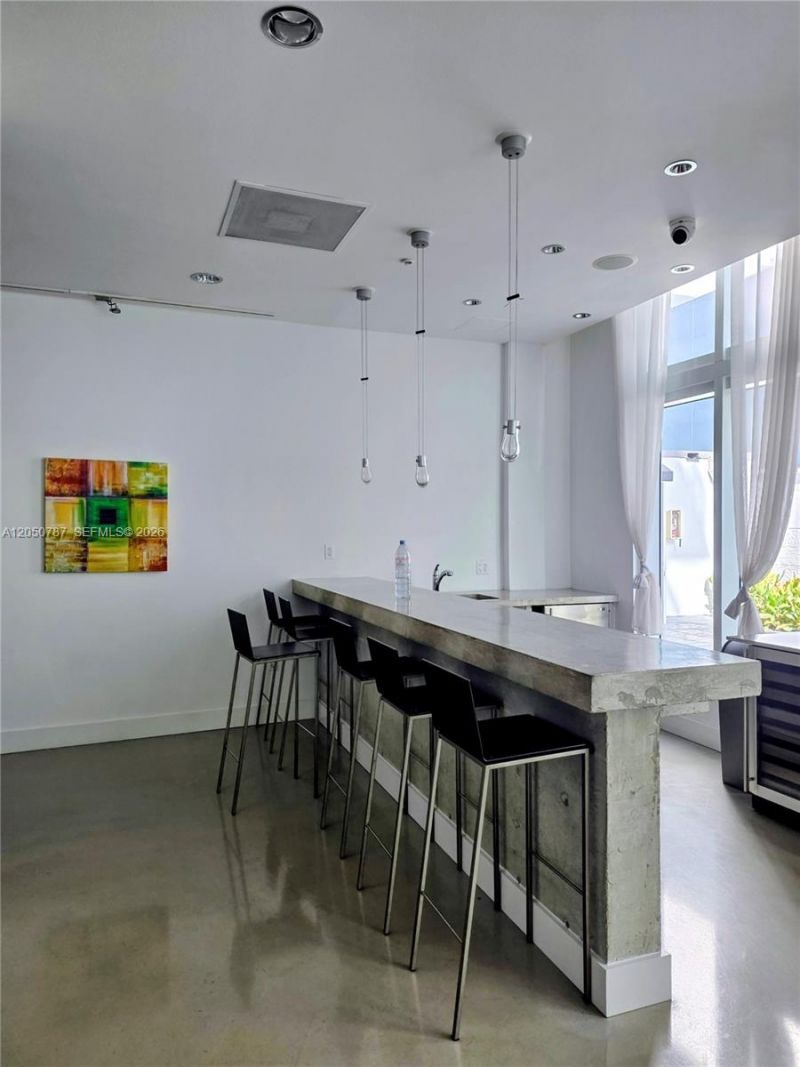 234 NE 3rd St , Unit UPH09, Miami, FL 33132 Photo