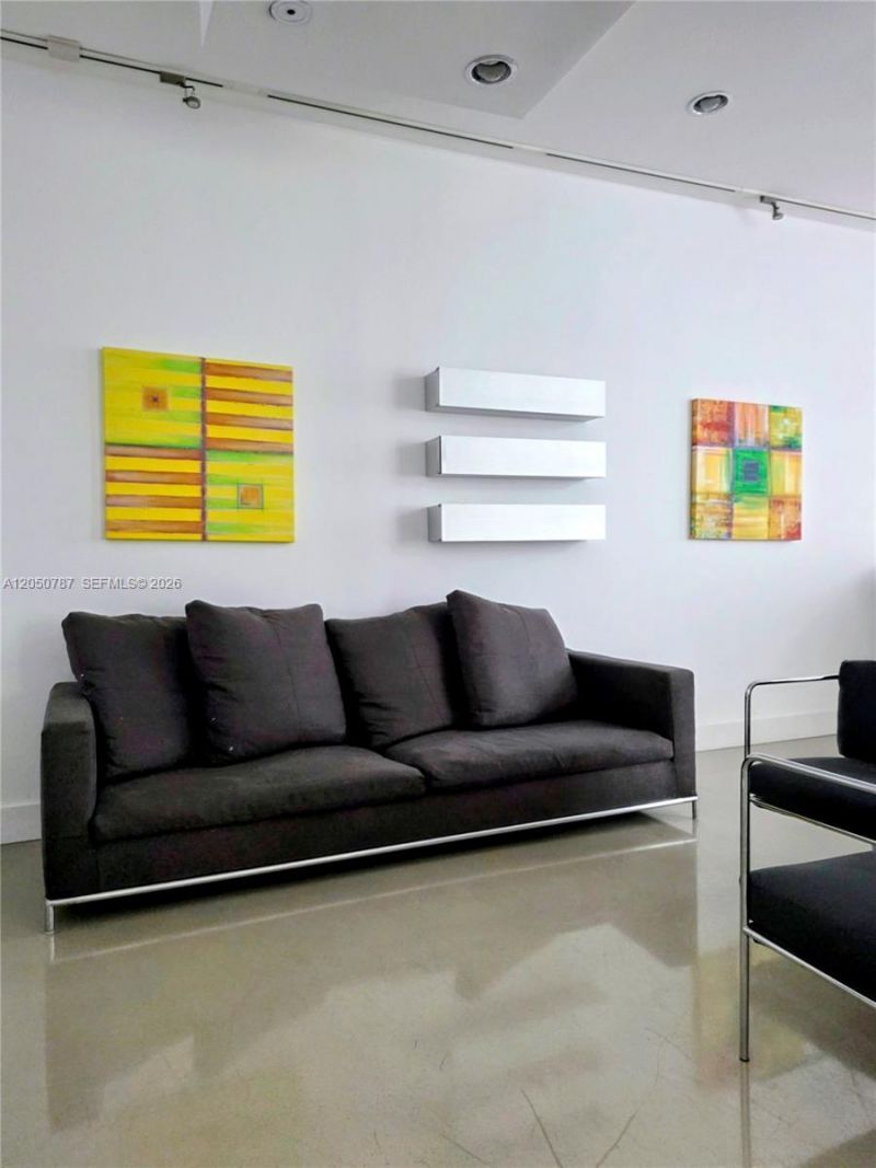 234 NE 3rd St , Unit UPH09, Miami, FL 33132 Photo