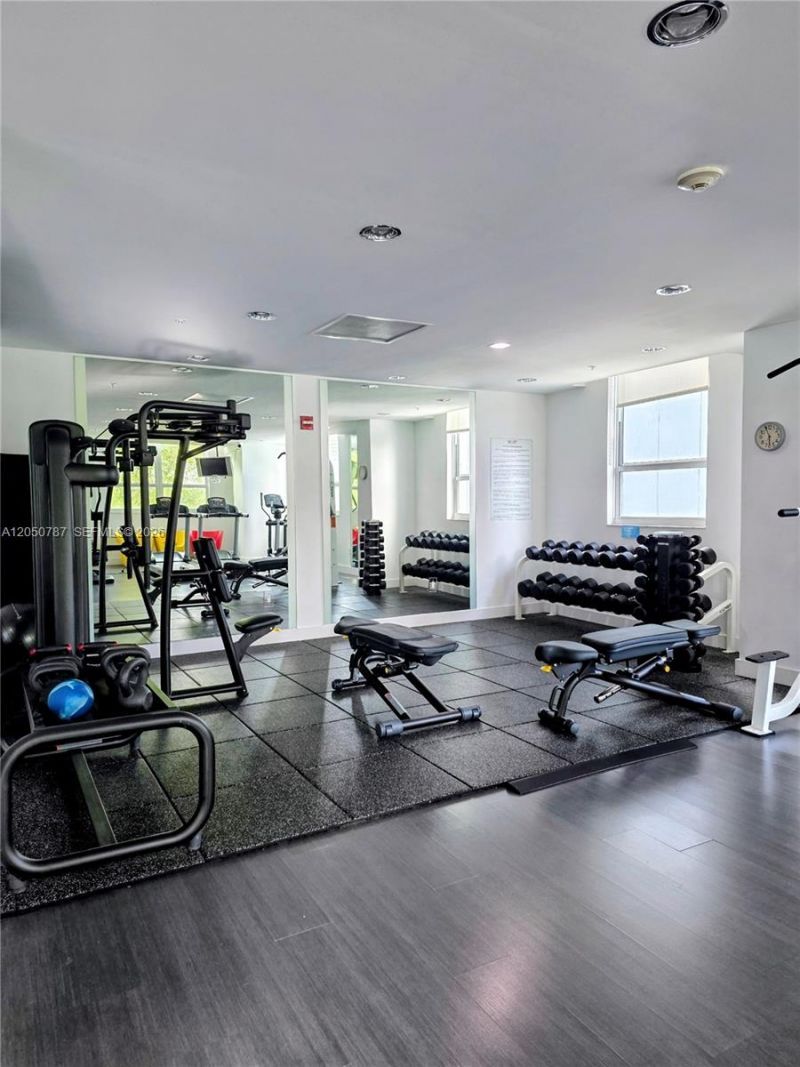 234 NE 3rd St , Unit UPH09, Miami, FL 33132 Photo