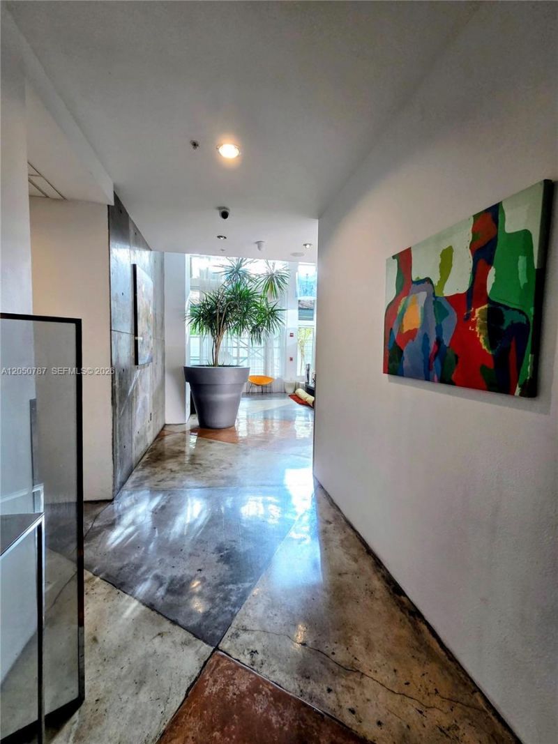 234 NE 3rd St , Unit UPH09, Miami, FL 33132 Photo