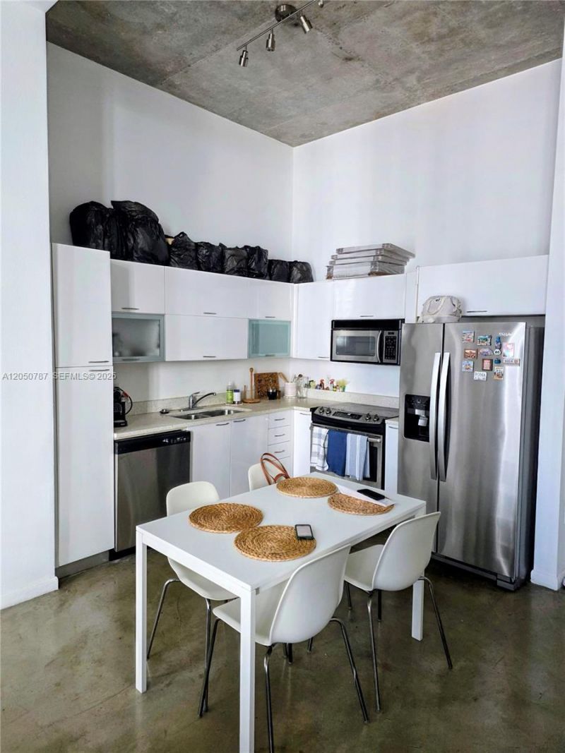 234 NE 3rd St , Unit UPH09, Miami, FL 33132 Photo