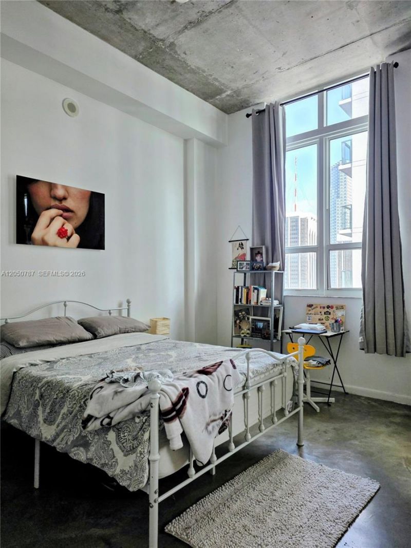 234 NE 3rd St , Unit UPH09, Miami, FL 33132 Photo