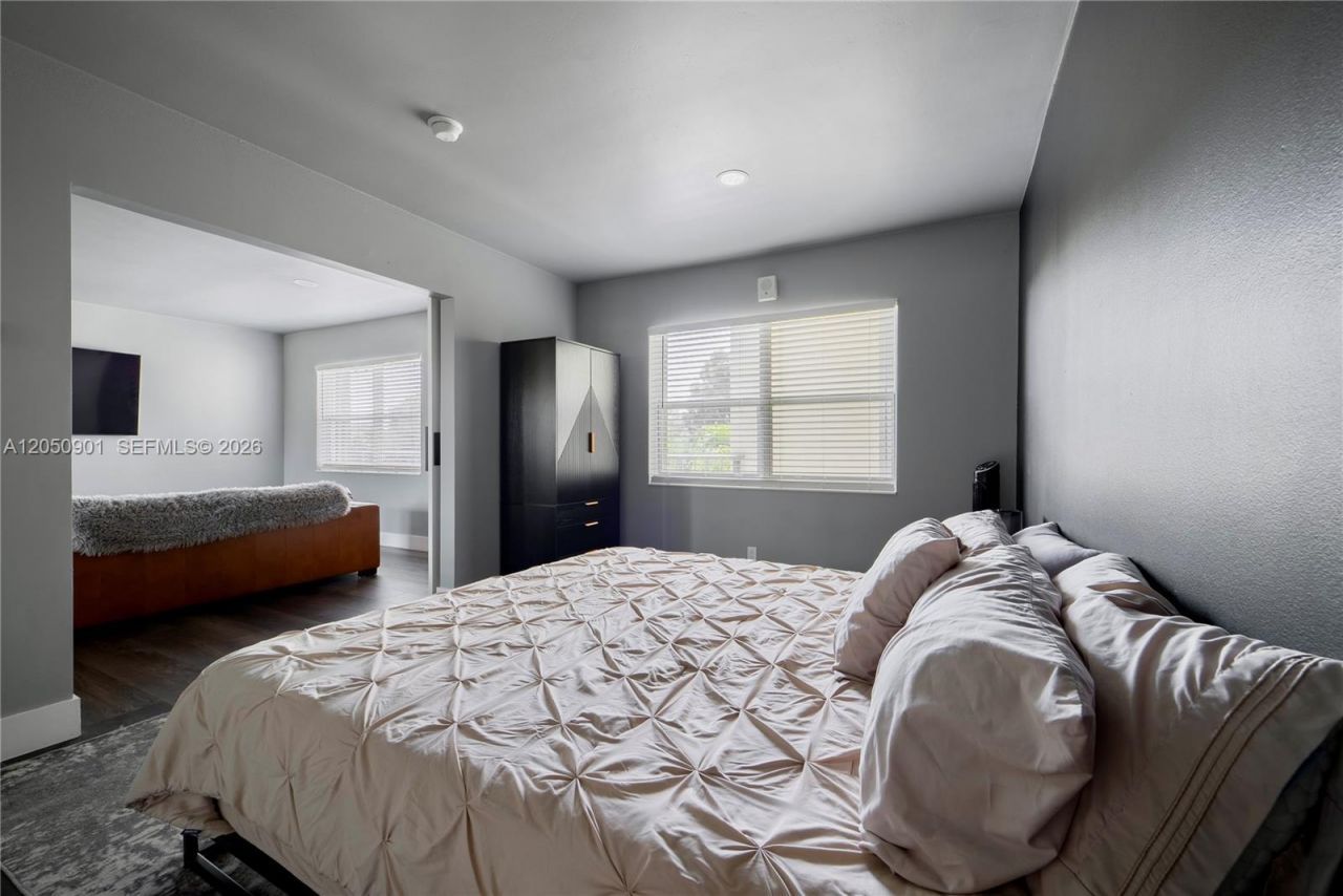 609 NE 13th Ave , Unit 302, Fort Lauderdale, FL 33304 Photo