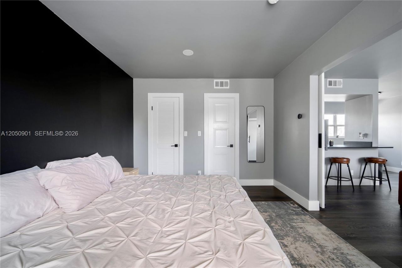 609 NE 13th Ave , Unit 302, Fort Lauderdale, FL 33304 Photo