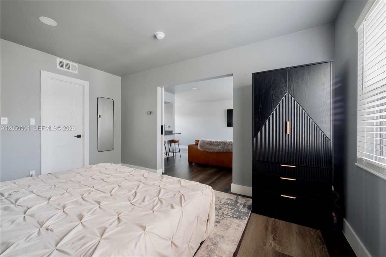 609 NE 13th Ave , Unit 302, Fort Lauderdale, FL 33304 Photo