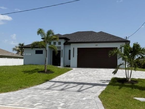 329 Kismet Pkwy W , Cape Coral, FL 33990