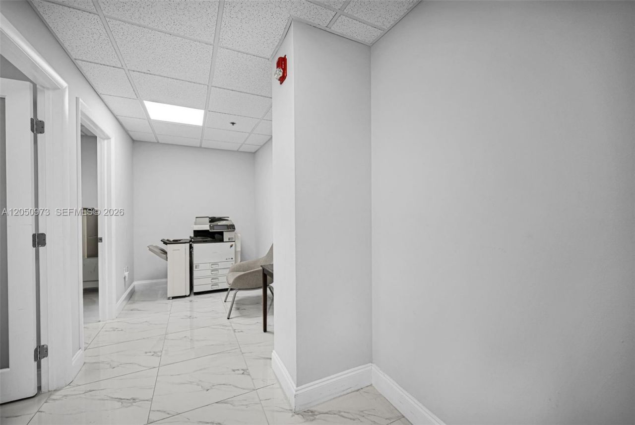 12550 Biscayne Blvd, Unit 702, North Miami, FL 33181 Photo