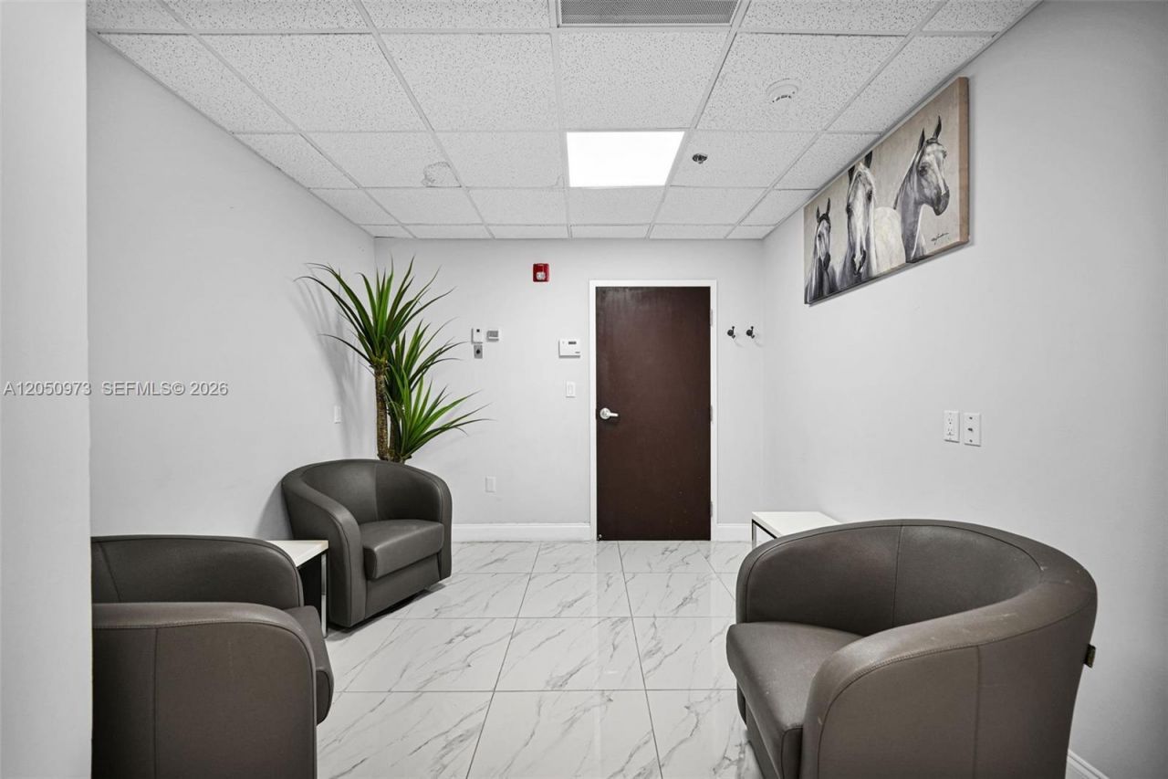 12550 Biscayne Blvd, Unit 702, North Miami, FL 33181 Photo