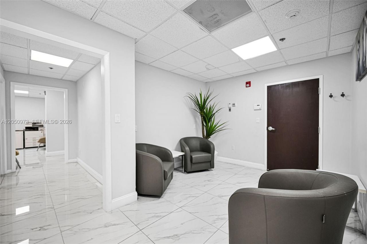 12550 Biscayne Blvd, Unit 702, North Miami, FL 33181 Photo