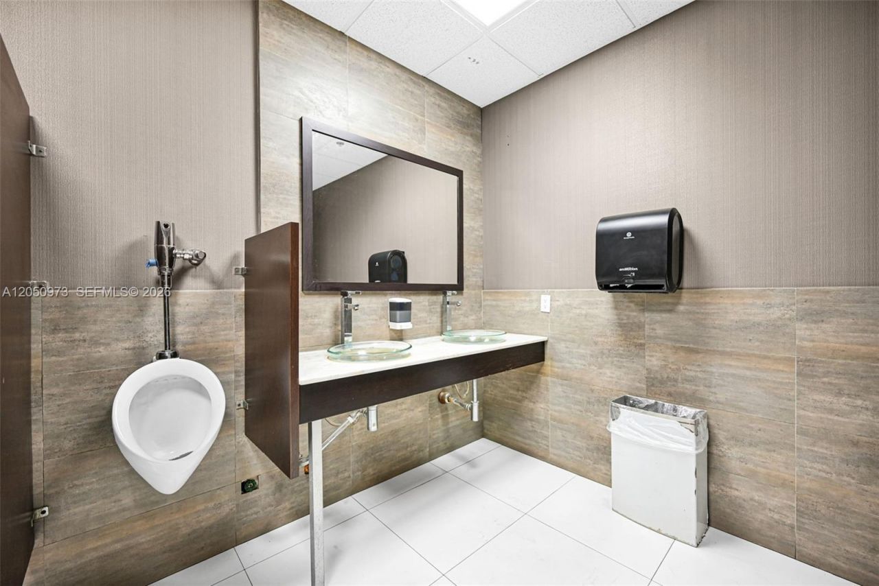 12550 Biscayne Blvd, Unit 702, North Miami, FL 33181 Photo
