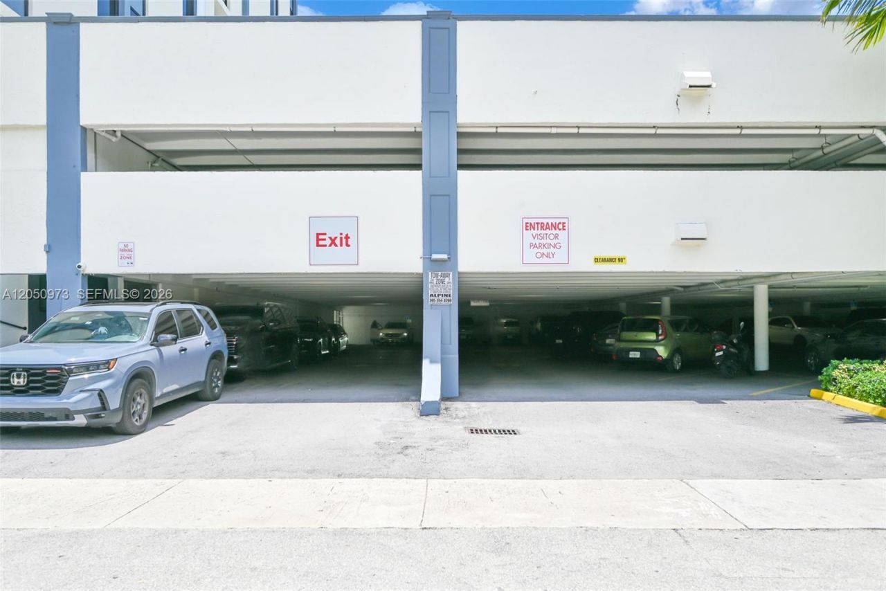 12550 Biscayne Blvd, Unit 702, North Miami, FL 33181 Photo