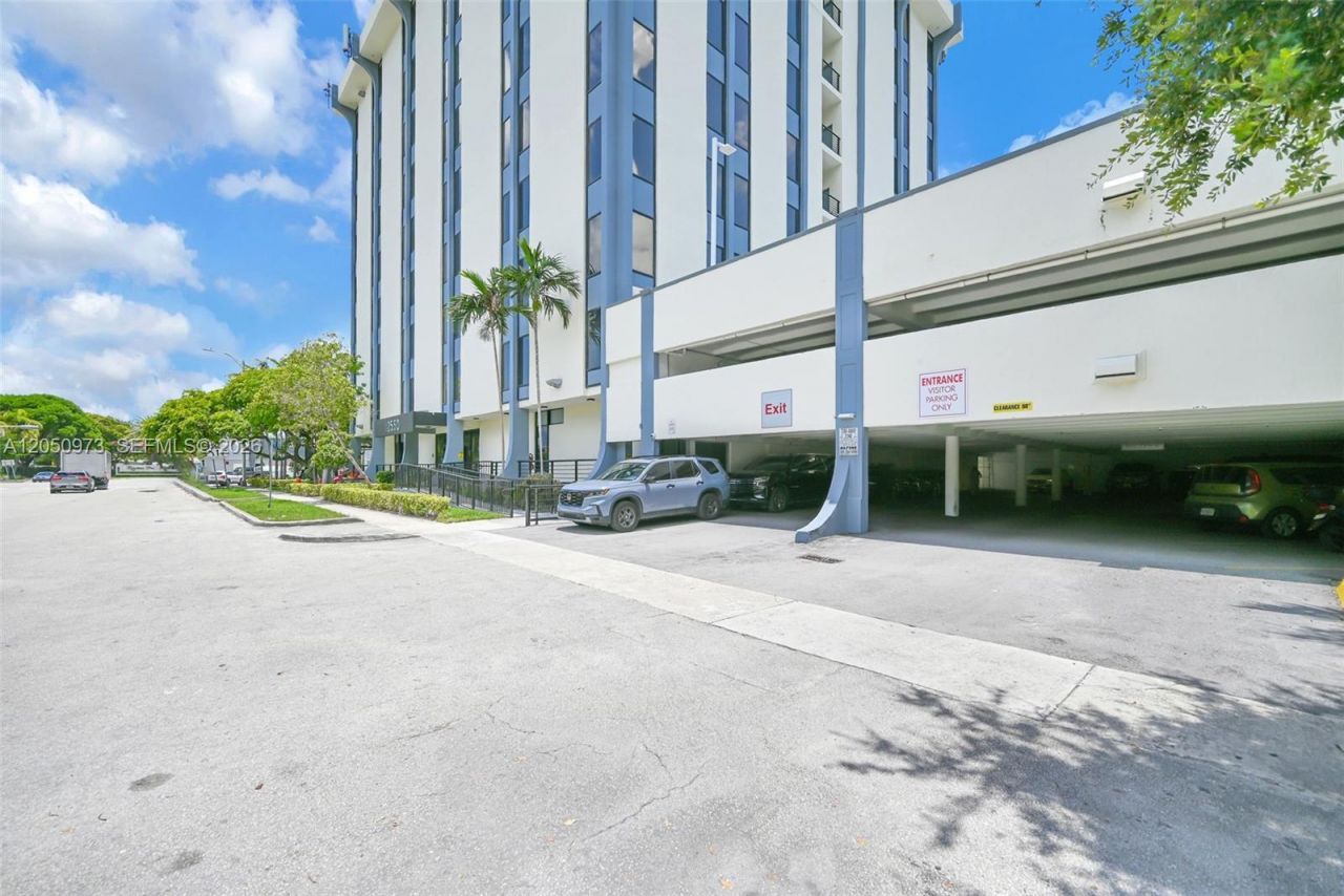 12550 Biscayne Blvd, Unit 702, North Miami, FL 33181 Photo