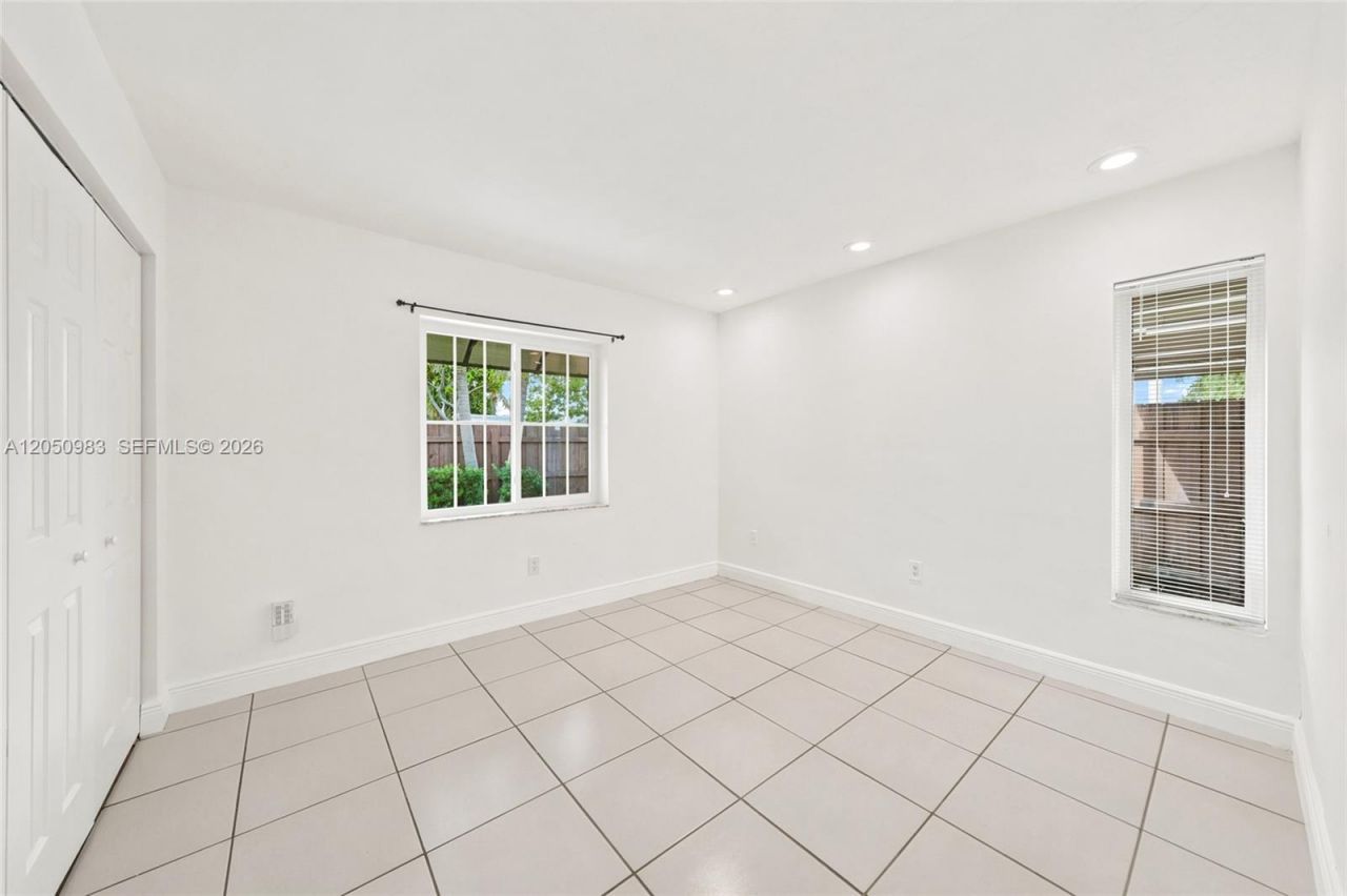 12446 SW 115th Ter, Miami, FL 33186 Photo