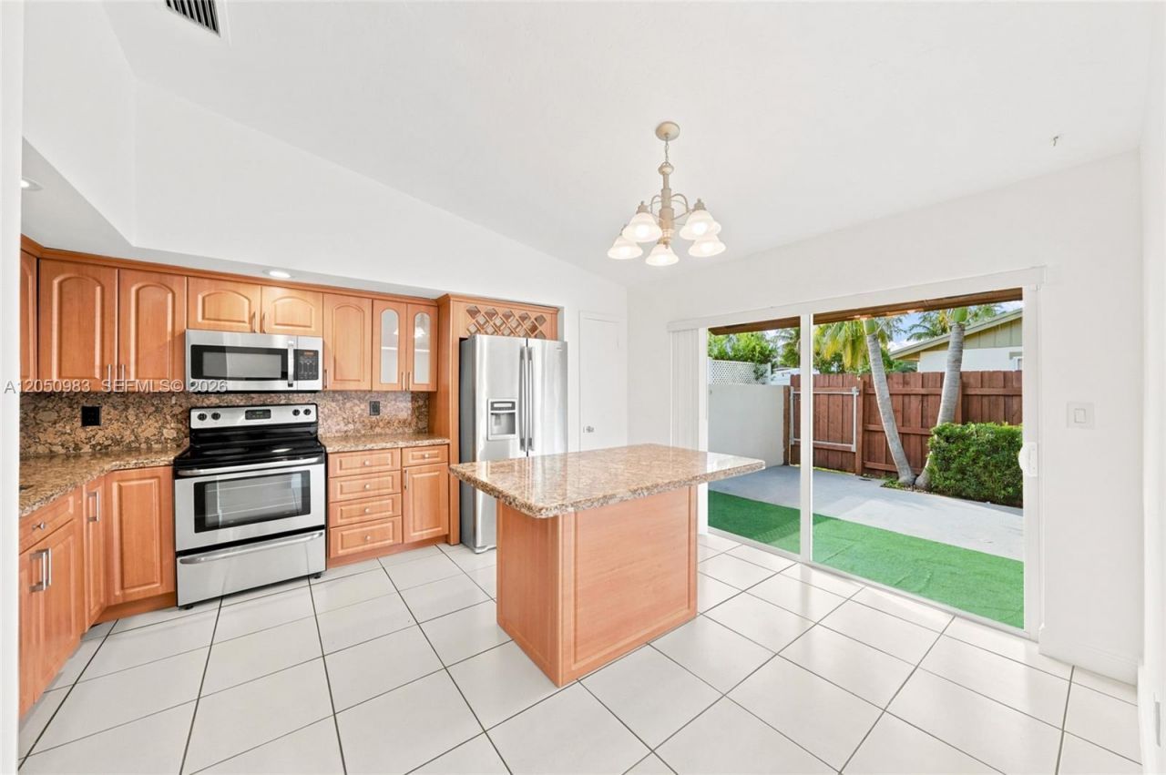 12446 SW 115th Ter, Miami, FL 33186 Photo