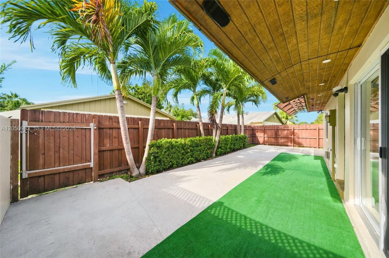 12446 SW 115th Ter, Miami, FL 33186 Photo