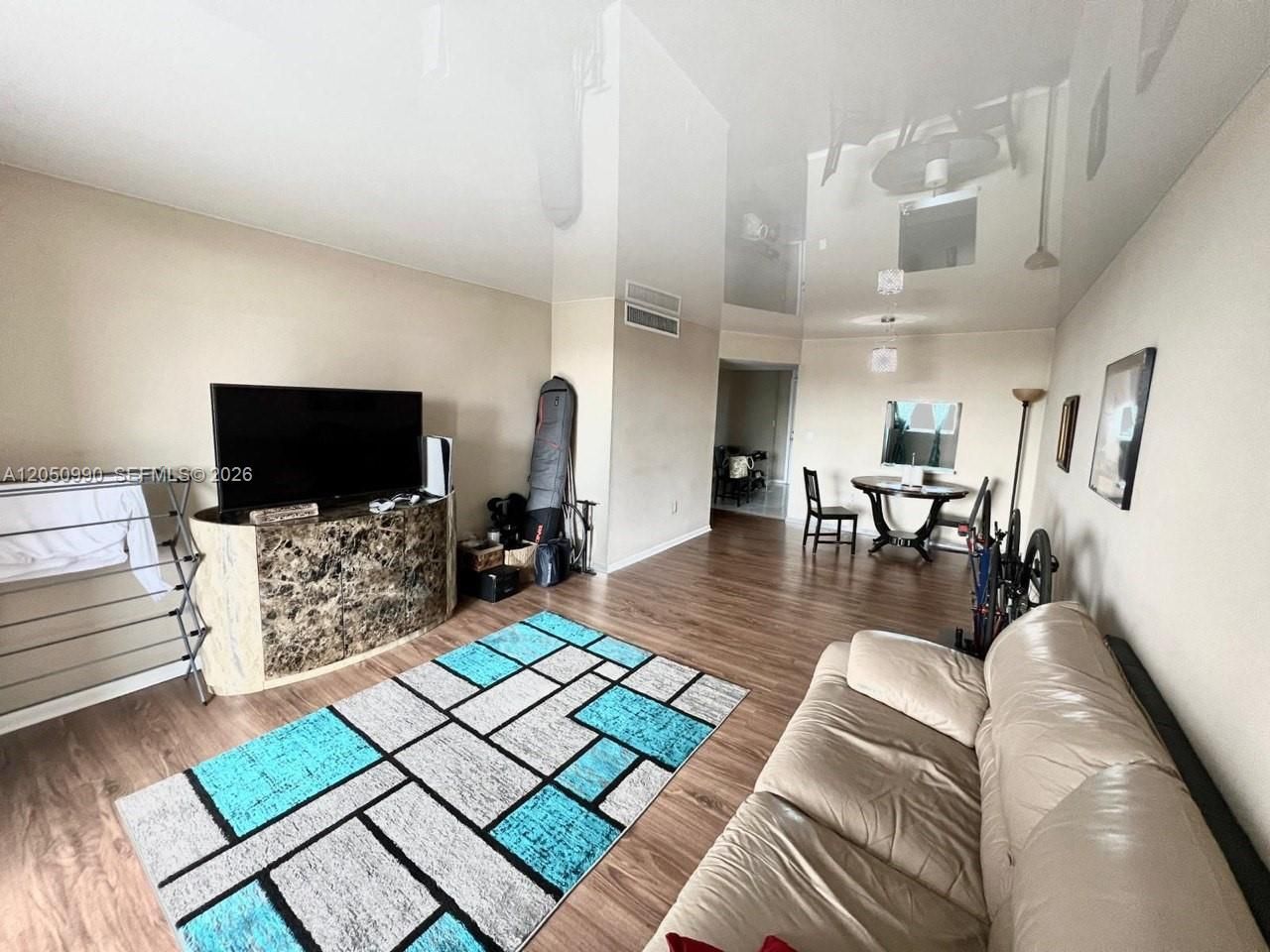 1700 NE 191st St , Unit 508, Miami, FL 33179 Photo