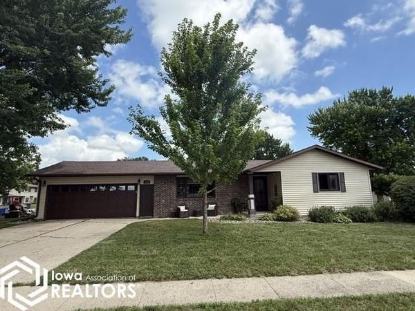 1318 N Johnson Street, Algona, IA 50511