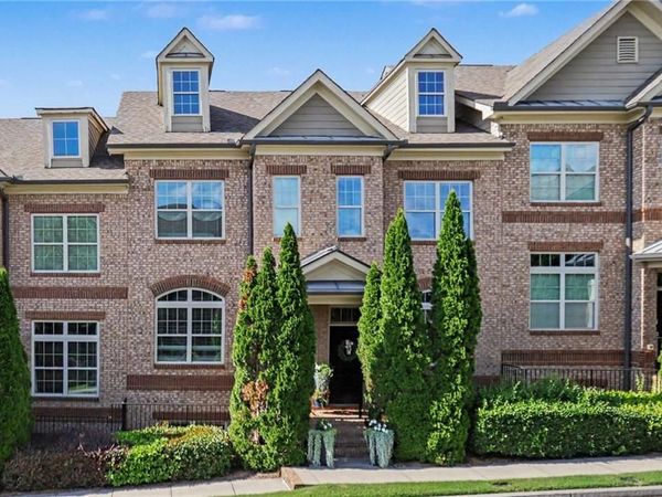 7460 Glisten Avenue , Atlanta, GA 30328