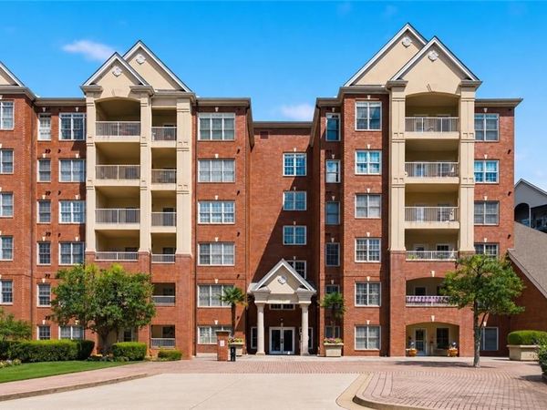 211 Colonial Homes Drive NW, Unit 2203, Atlanta, GA 30309
