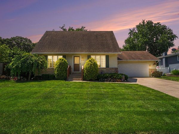 633 Imperial Drive, Crown Point, IN 46307