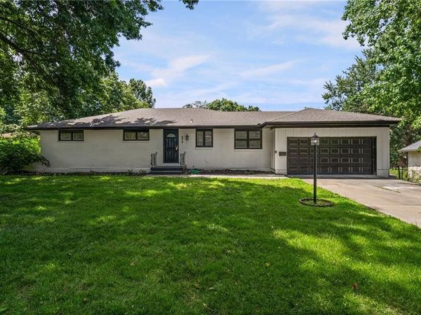 8819 E 61st Street, Raytown, MO 64133