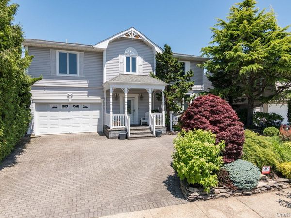 3125 Enos Street , Bellmore, NY 11710