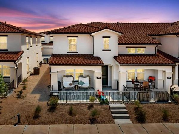744 W SUNFIRE LN , St. George, UT 84790