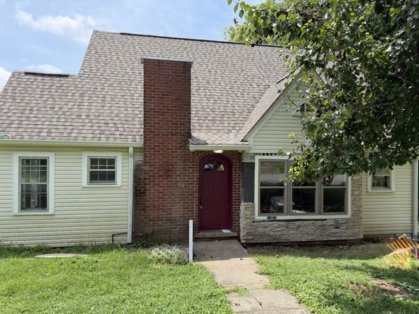 165 W Walnut St , Erin, TN 37061