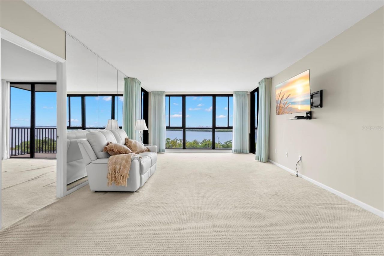 7100 Sunshine Skyway Lane S, Unit 704, Saint Petersburg, FL 33711 Photo