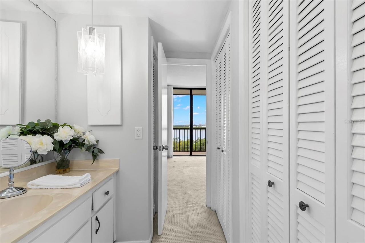 7100 Sunshine Skyway Lane S, Unit 704, Saint Petersburg, FL 33711 Photo
