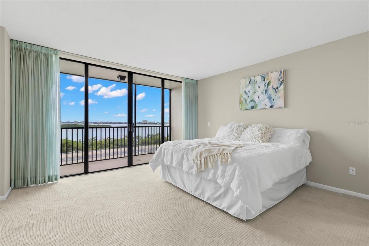 7100 Sunshine Skyway Lane S, Unit 704, Saint Petersburg, FL 33711 Photo
