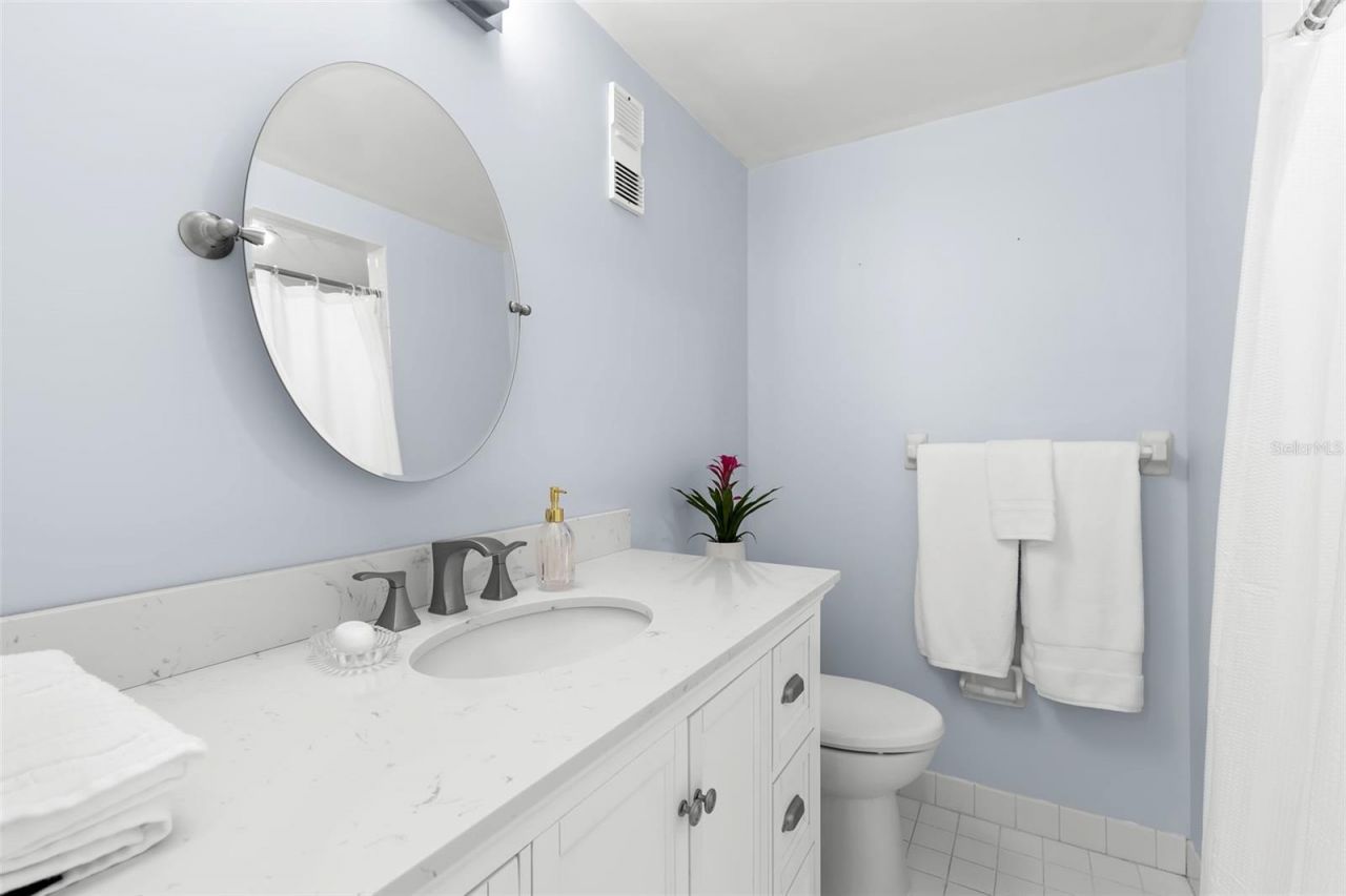 7100 Sunshine Skyway Lane S, Unit 704, Saint Petersburg, FL 33711 Photo