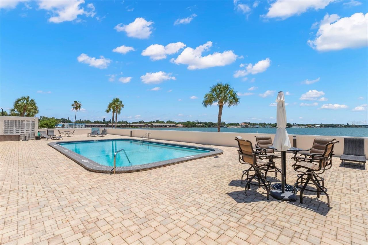 7100 Sunshine Skyway Lane S, Unit 704, Saint Petersburg, FL 33711 Photo