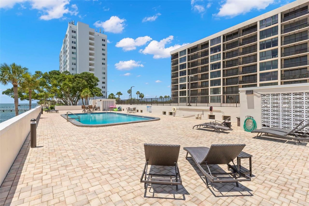 7100 Sunshine Skyway Lane S, Unit 704, Saint Petersburg, FL 33711 Photo