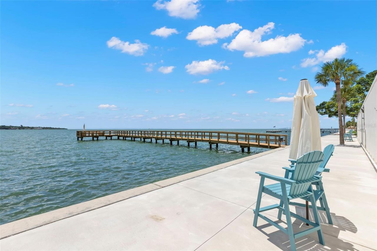 7100 Sunshine Skyway Lane S, Unit 704, Saint Petersburg, FL 33711 Photo