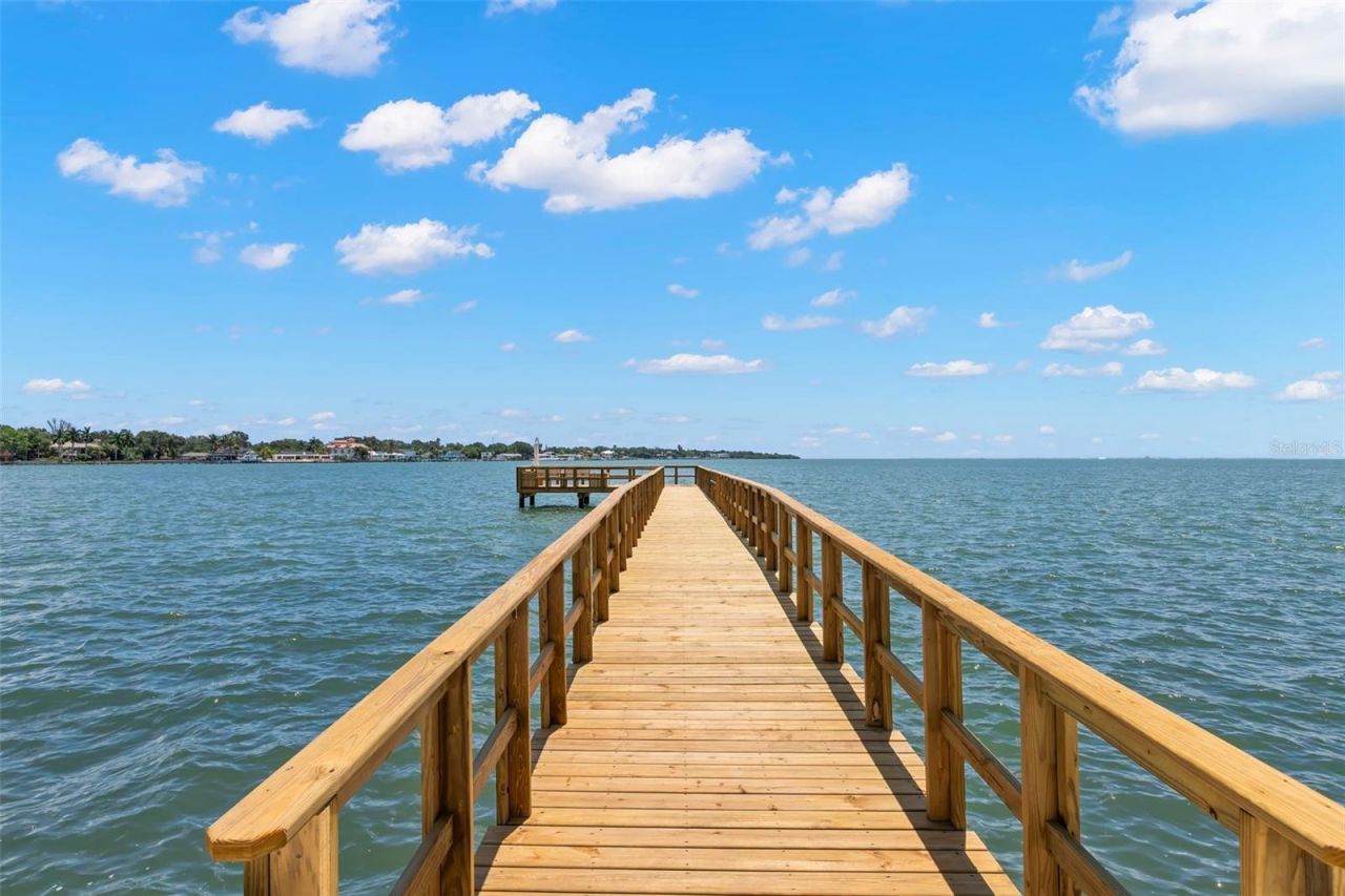7100 Sunshine Skyway Lane S, Unit 704, Saint Petersburg, FL 33711 Photo