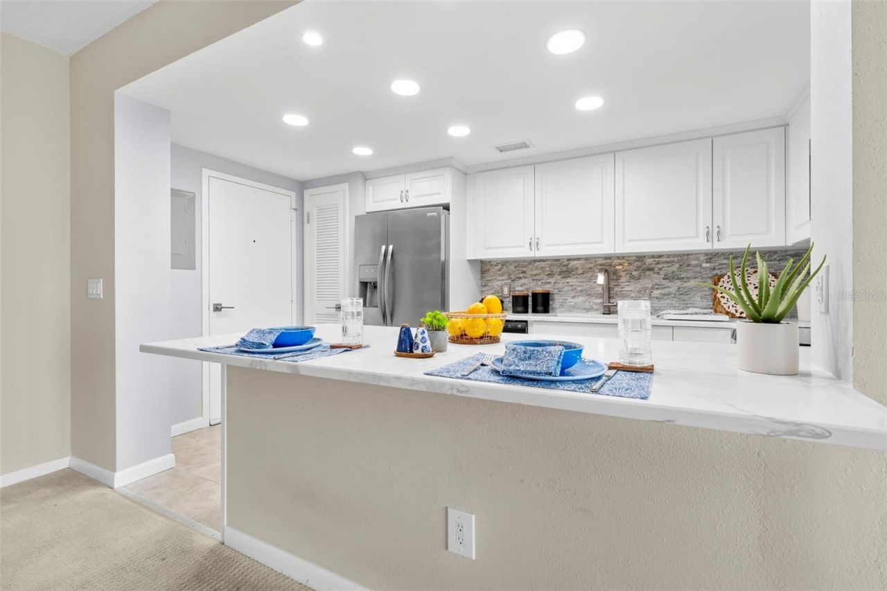 7100 Sunshine Skyway Lane S, Unit 704, Saint Petersburg, FL 33711 Photo