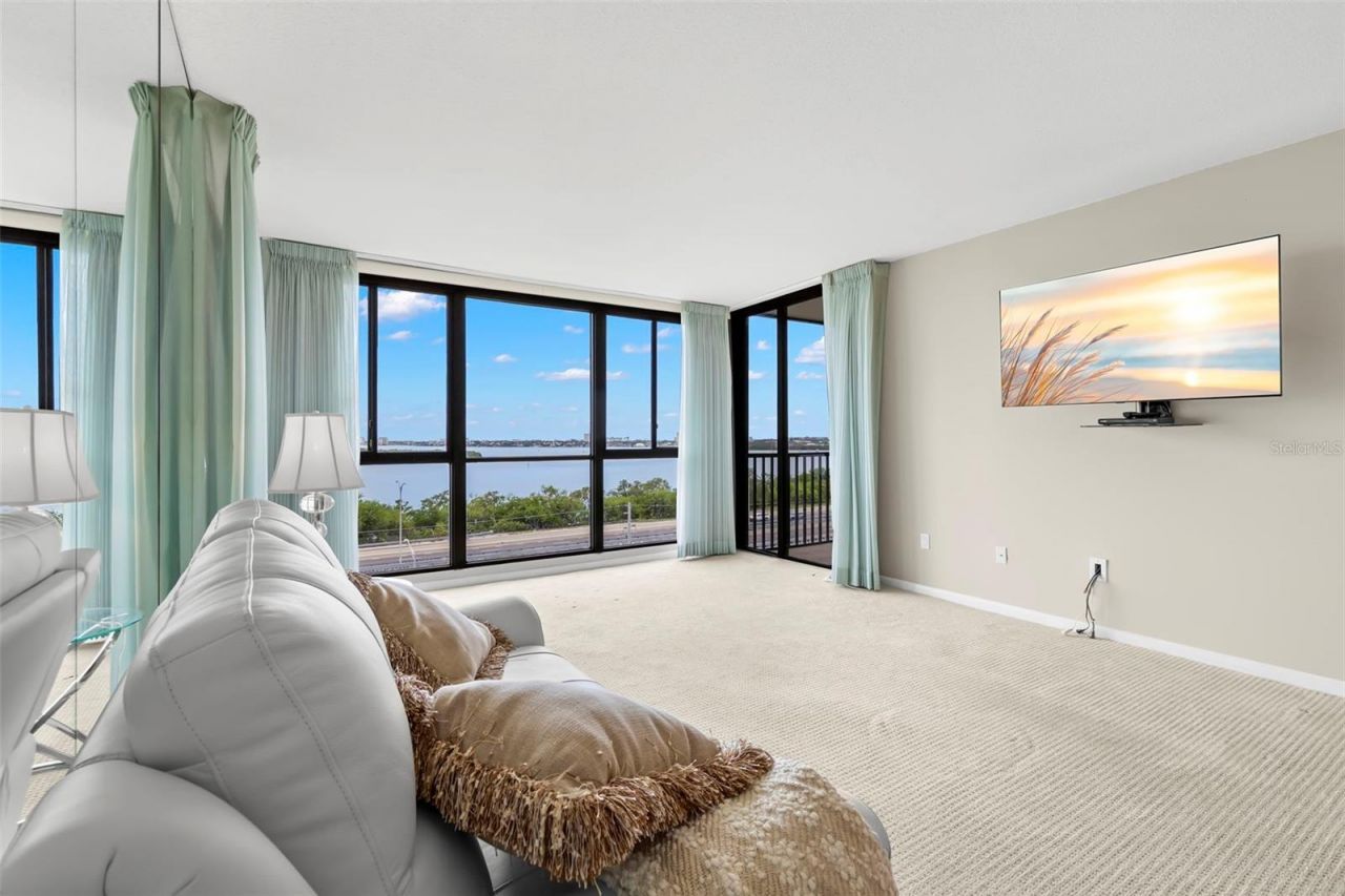 7100 Sunshine Skyway Lane S, Unit 704, Saint Petersburg, FL 33711 Photo