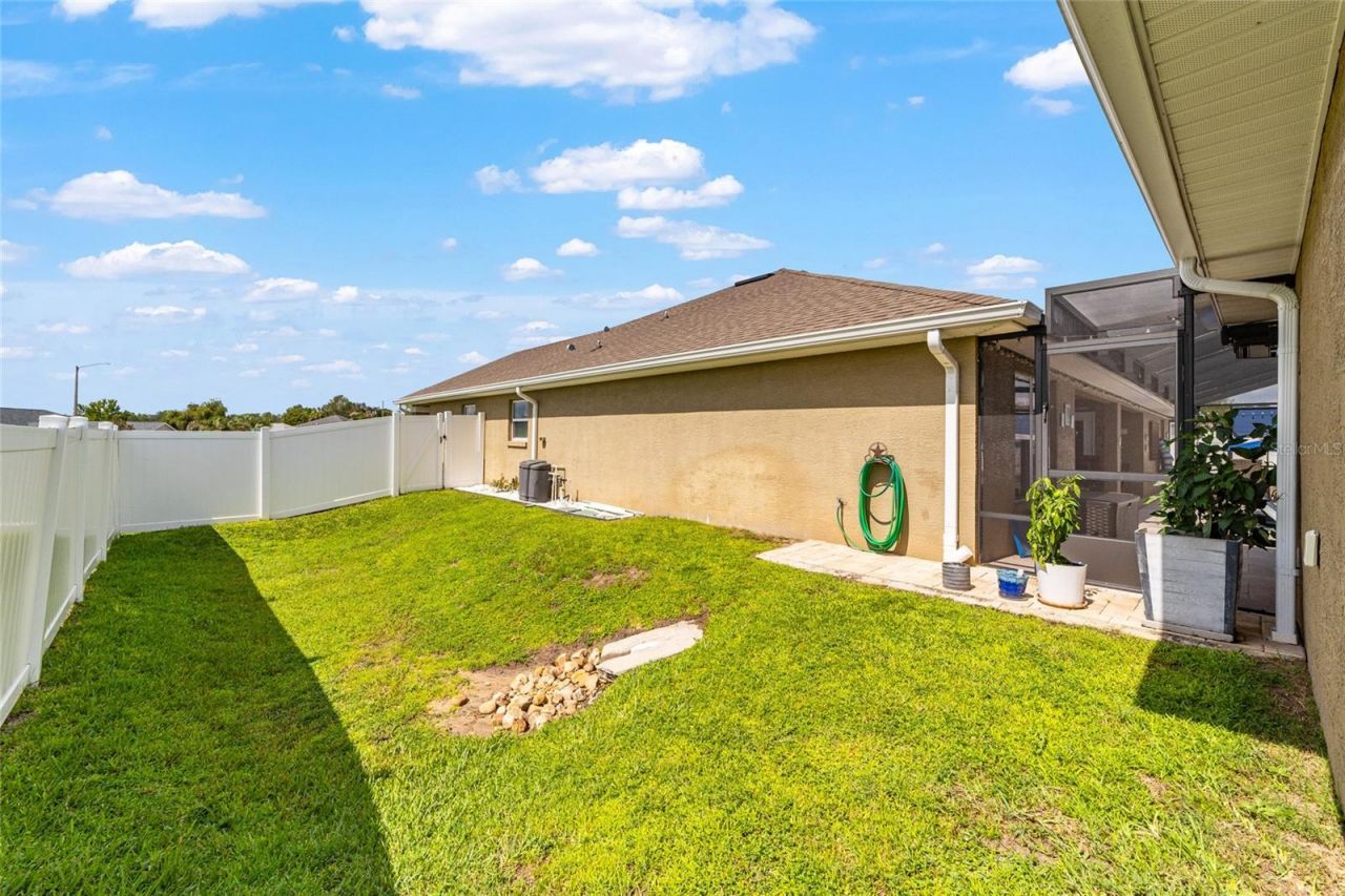 6943 SE 11th Place , Ocala, FL 34472 Photo
