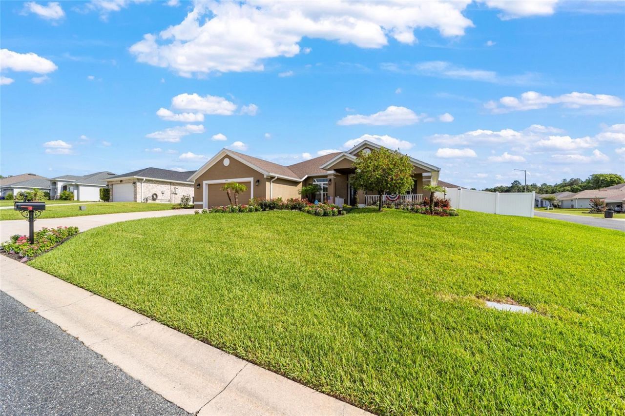 6943 SE 11th Place , Ocala, FL 34472 Photo